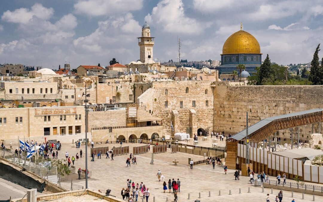 Israel Warns Palestinians to Evacuate Amid Invasion on Hamas