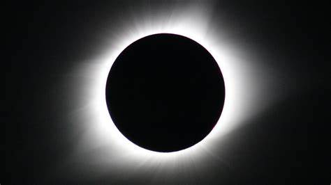 Total eclipse in Niagara